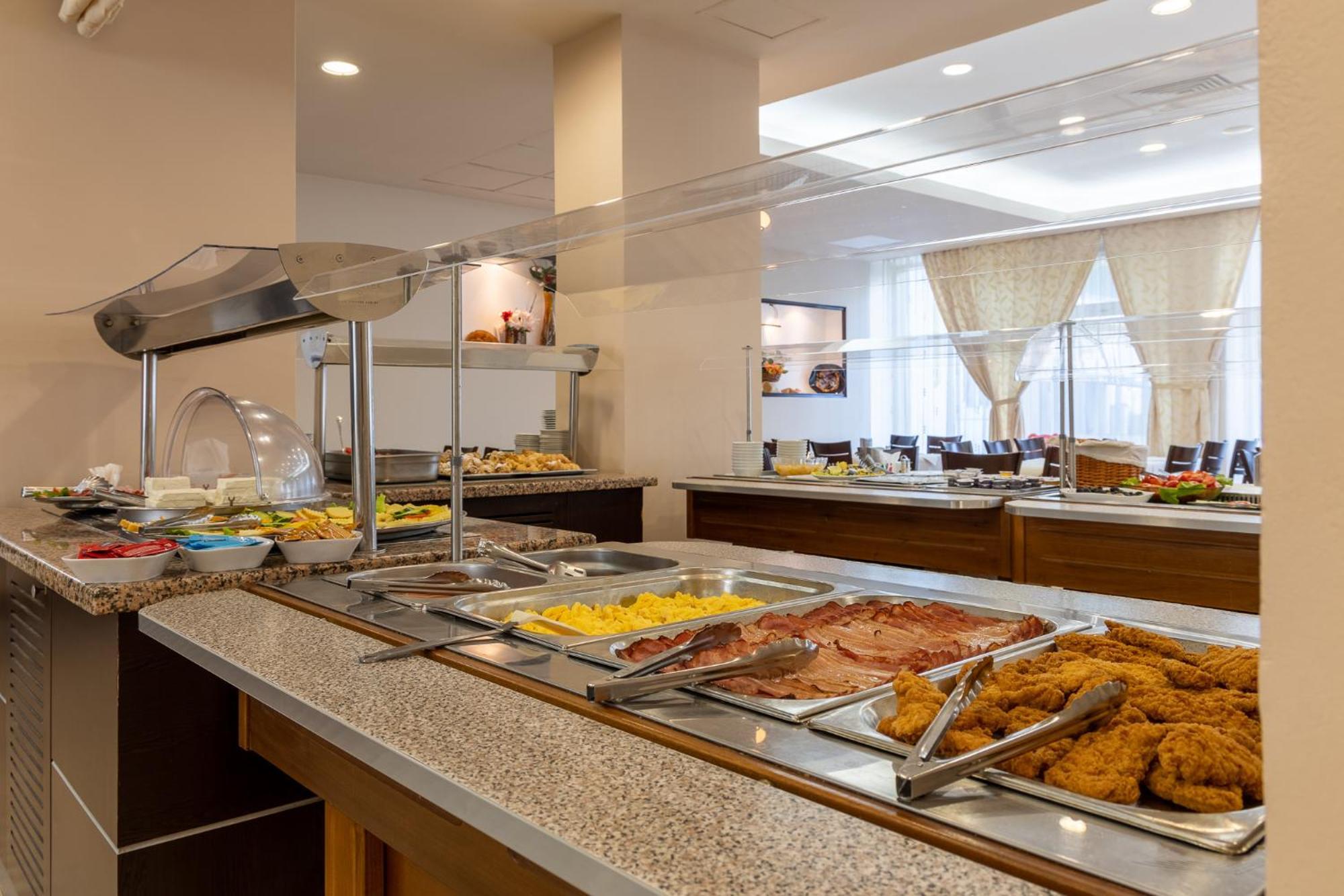 Hotel Condor مامايا المظهر الخارجي الصورة